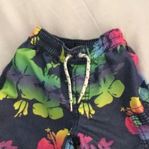 Boys swim trunks size 3 toddler